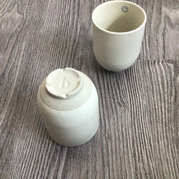 Set of Two Tea Cups - Picture 8 of 8